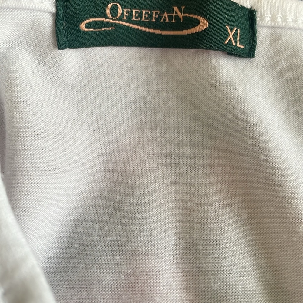 EUC Women’s Xl Detailed White Short Scoop Neck Short Sleeved Lightweight Top - Picture 5 of 7
